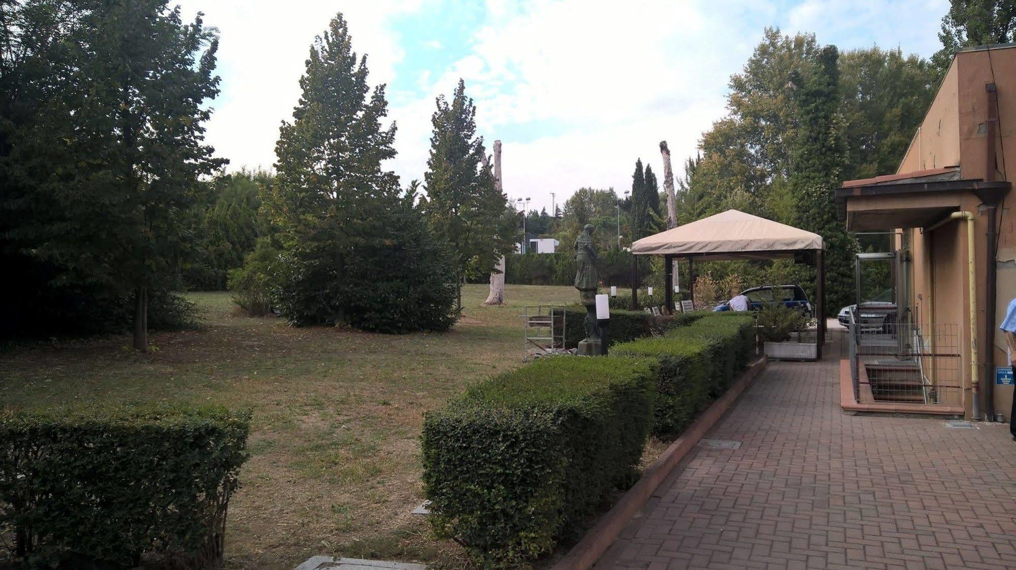Hotel Parigi Castel San Pietro Terme Zewnętrze zdjęcie
